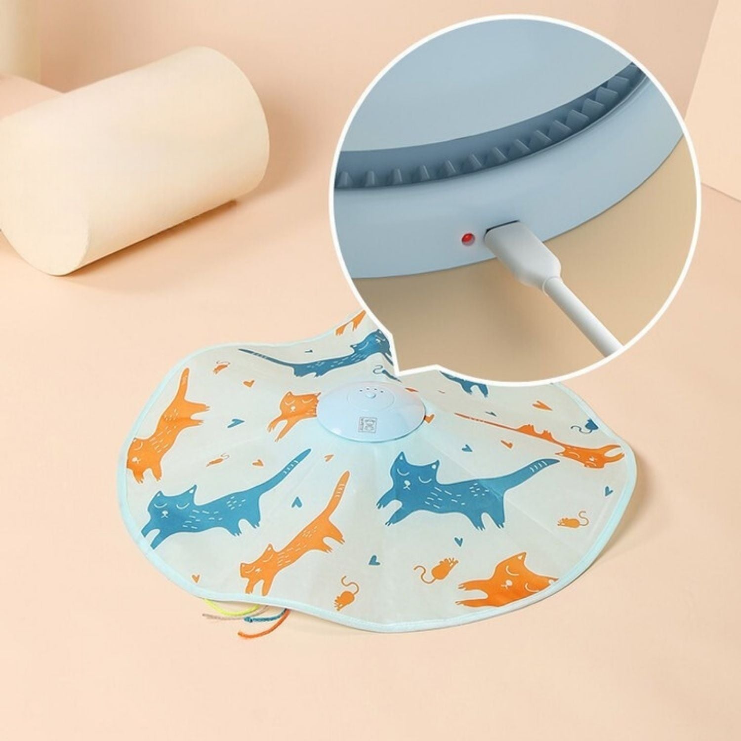 Automatische Katten Teaser met blauw en oranje kattenontwerp trillo.nl