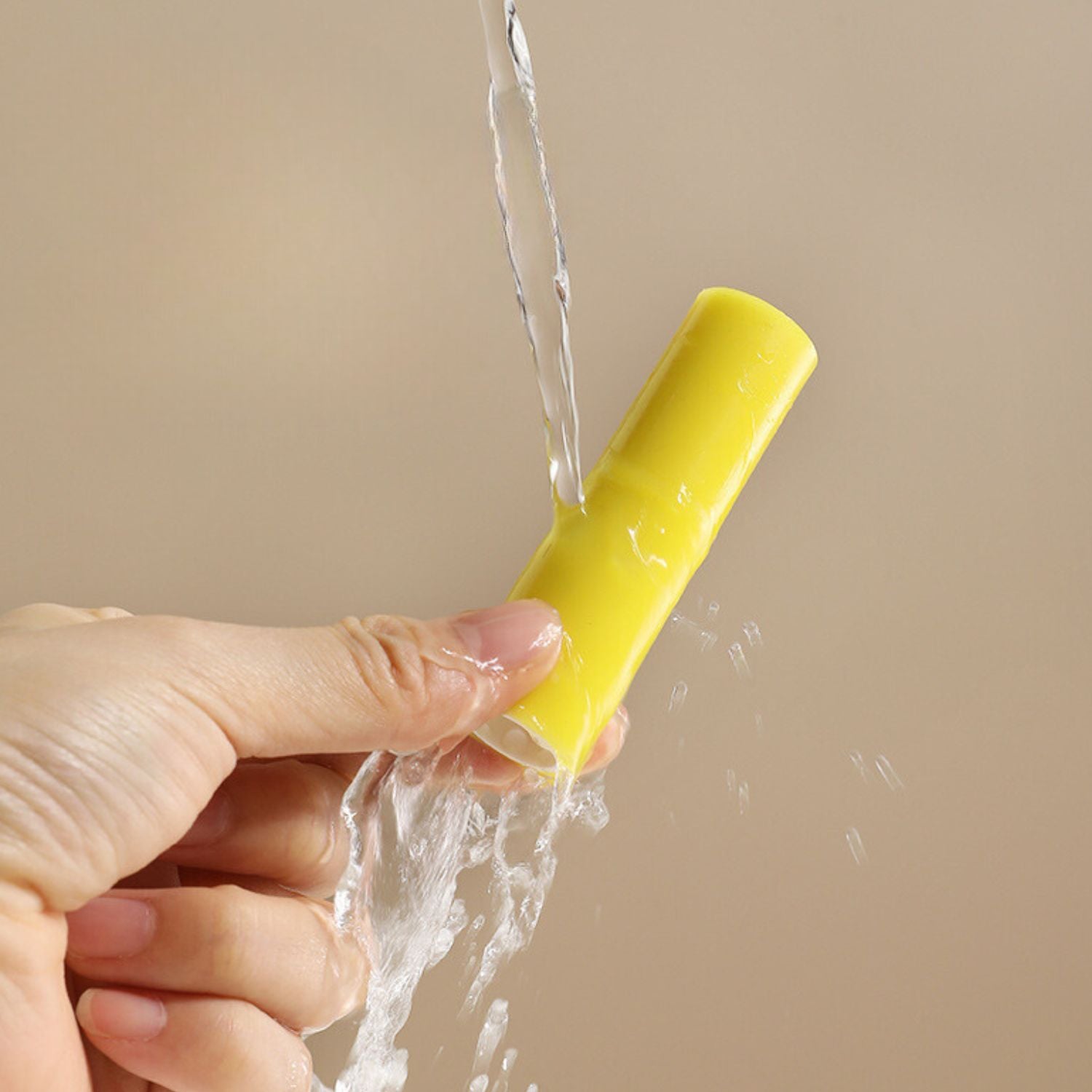 Reinigingsborstel geel compact en waterafstotend