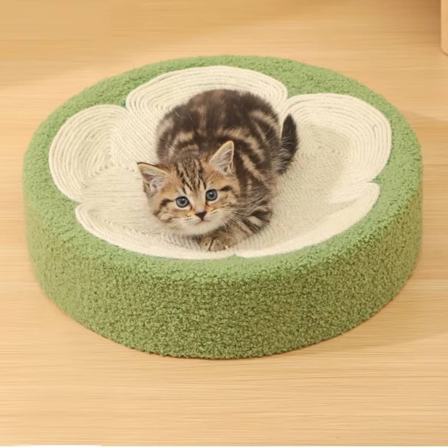 duurzame sisal katten krabpaal groen en cremekleurig bloemblaadjesontwerp