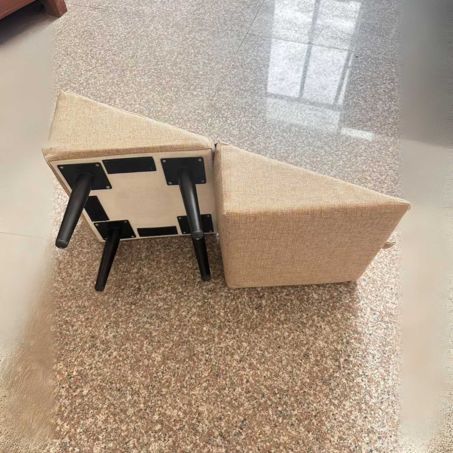 honden sofa trap onderkant van kruk en trap met schroefbasis