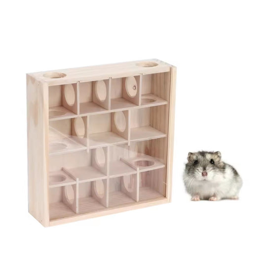 houten hamster doolhof staand zijaanzicht met grijze hamster