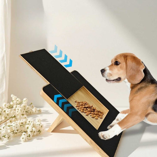 houten honden nagelkrabber met snoepjeslade voor beloning training