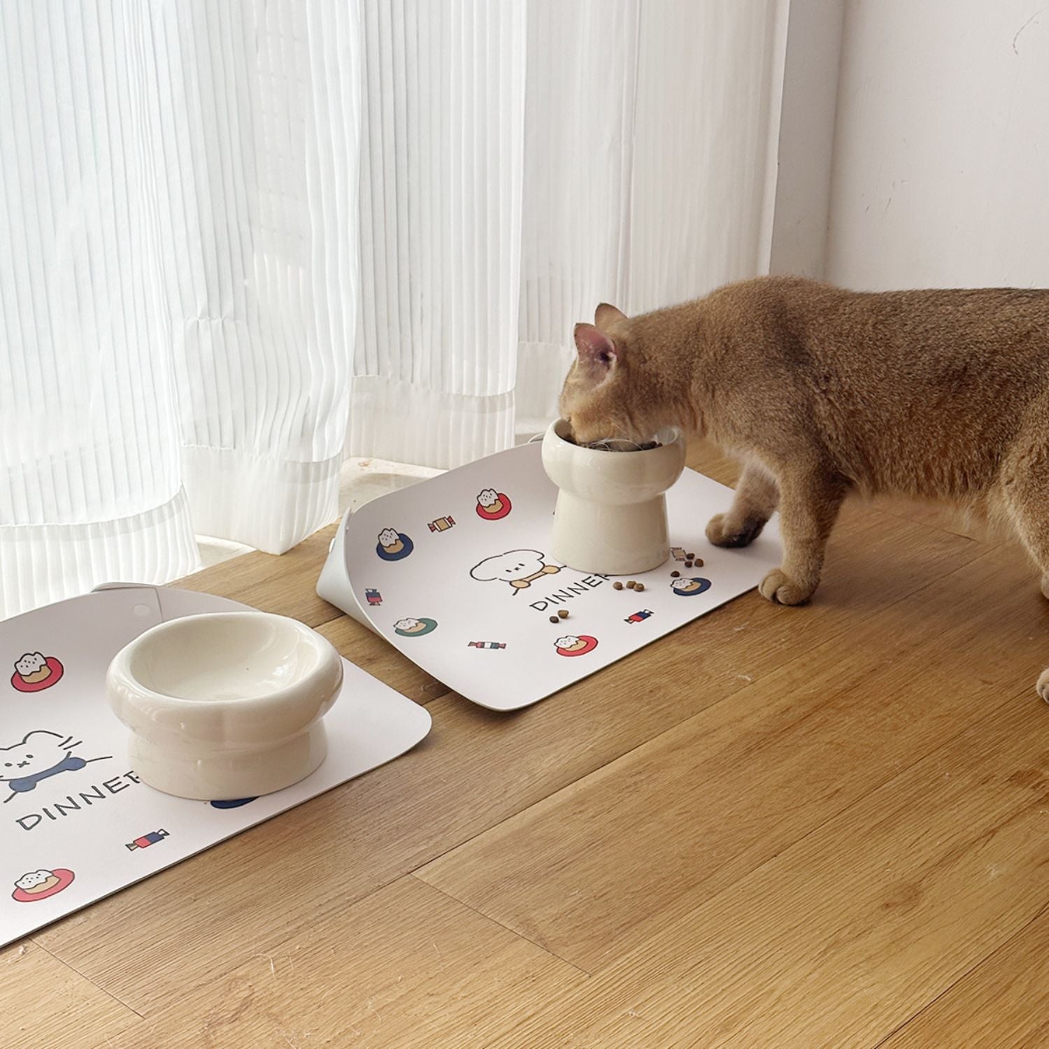 katten placemat pu leer met kat die bij voederbak staat