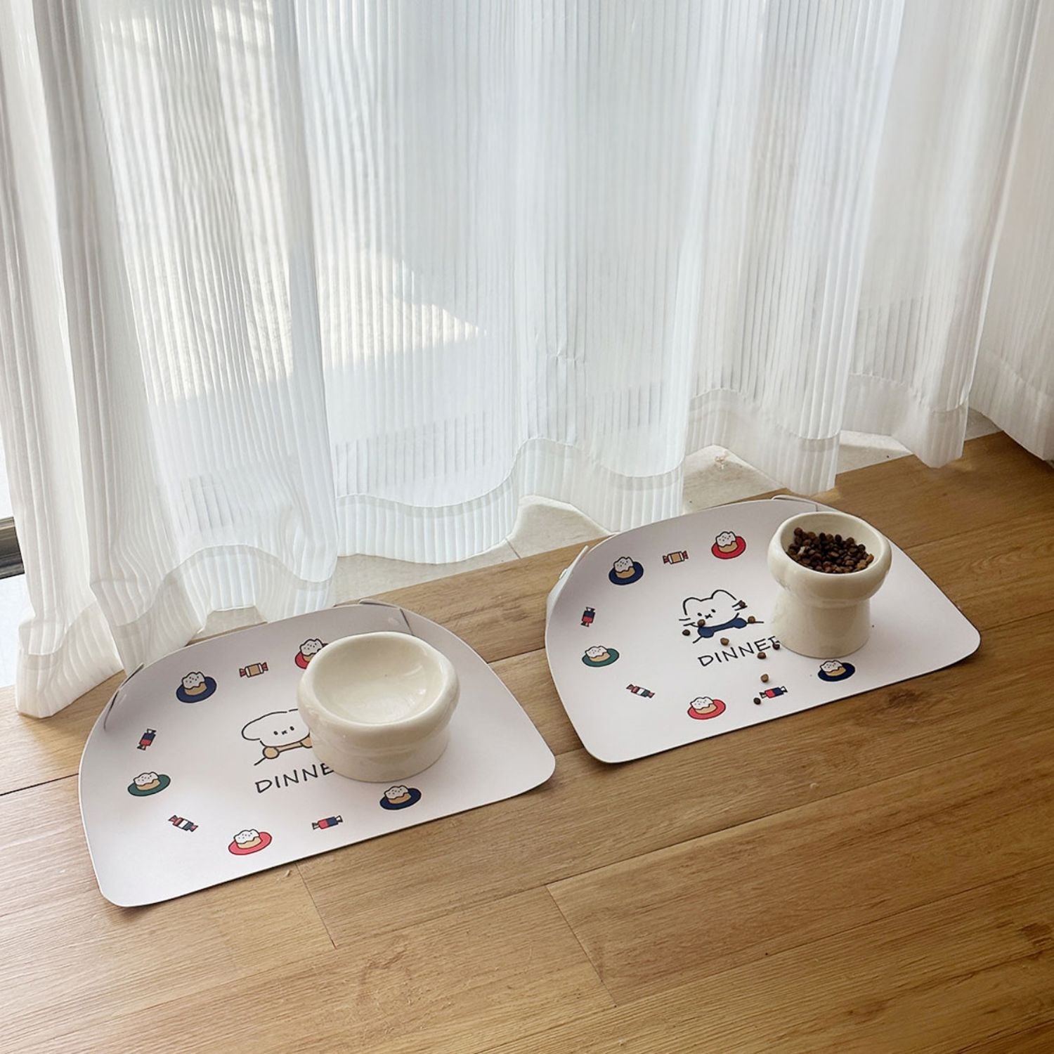 katten placemat pu leer met twee bakjes naast gordijn